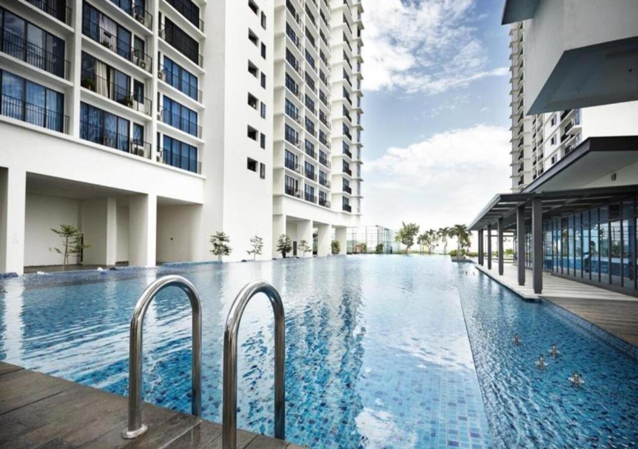 Peanut Butter Homestay #Trefoil Setia City Setia Alam Exterior foto